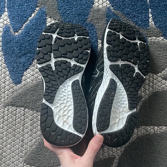 New balance fresh foam sneakers, only worn once - Picture 3 of 4
